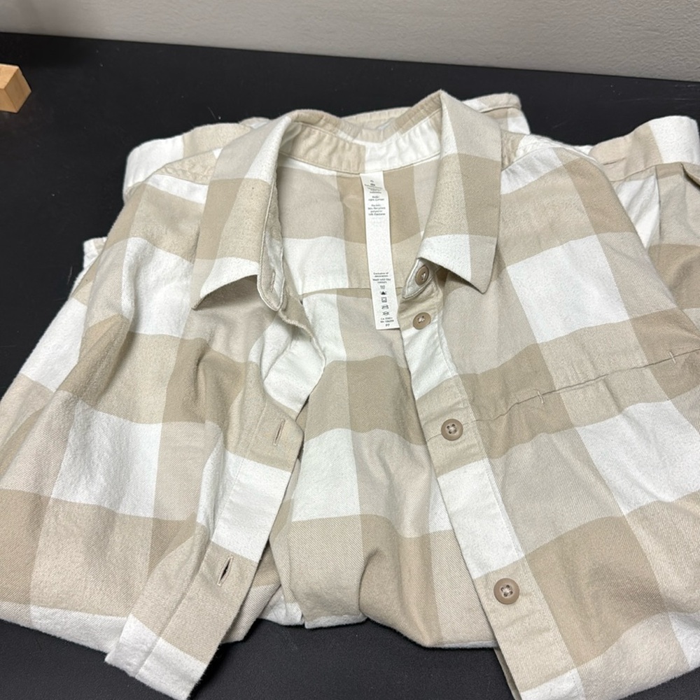 Lululemon Full Day Ahead Shirt Flannel EUC size 6